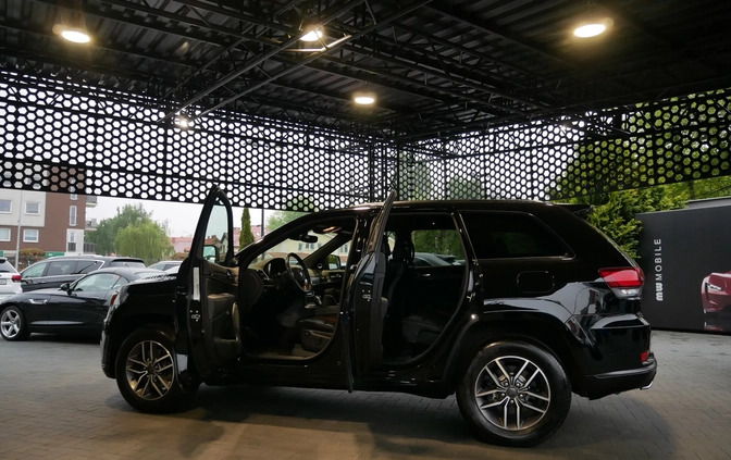 Jeep Grand Cherokee cena 159900 przebieg: 79400, rok produkcji 2020 z Grybów małe 631